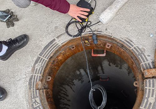 Low-Power Ultrasonic Manhole Level