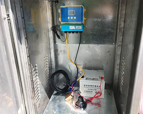 Non-weir/non-flume open channel flow meter