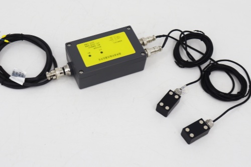 Ultrasonic single-channel externally mounted level switch (116)_copy.jpg
