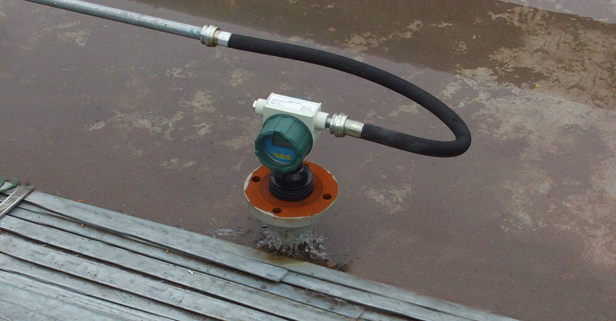 172977380879182.jpg On-site image of explosion-proof ultrasonic level meter.JPG